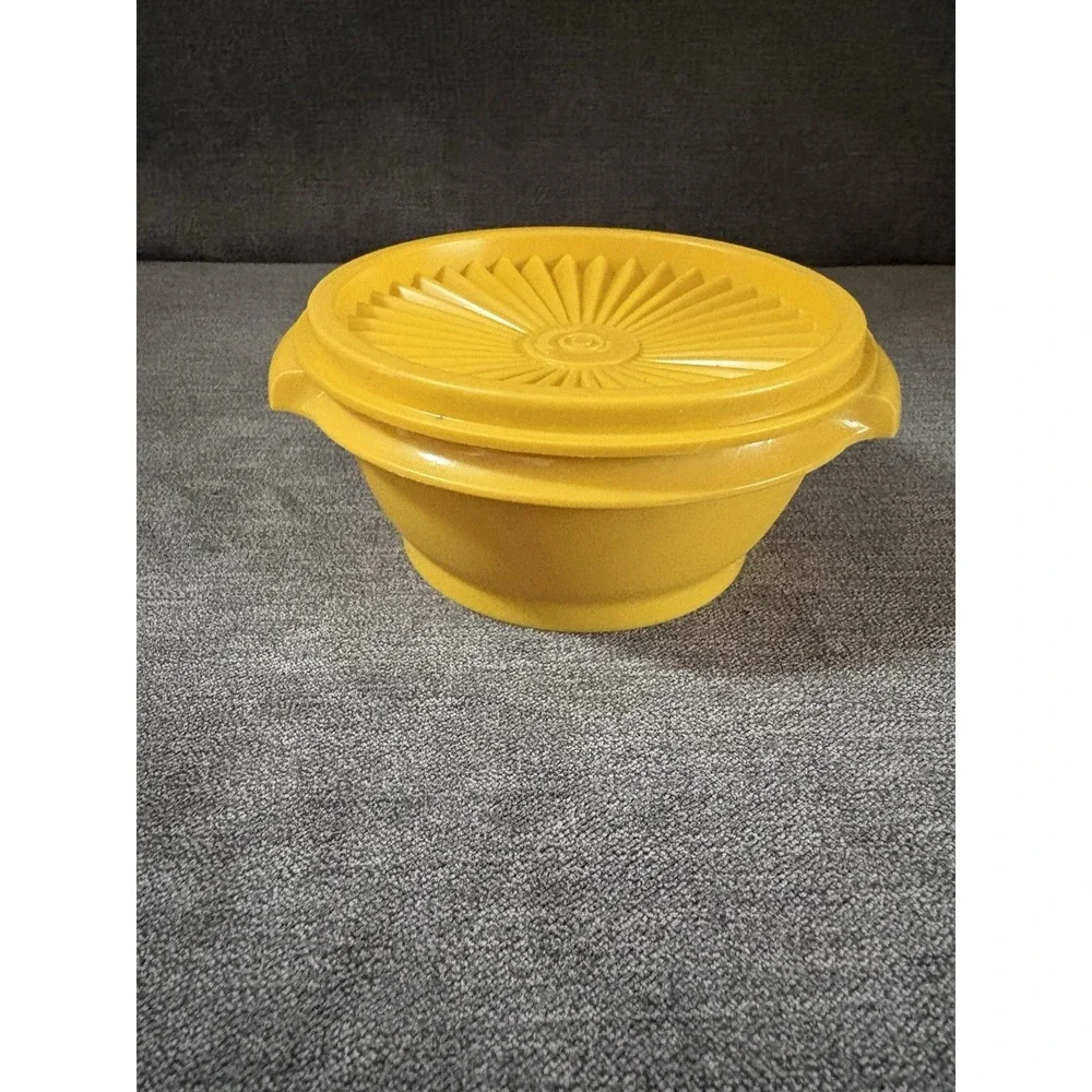 Tupperware Servalier 1323 Snack Sugar Bowl 10 Oz‎ Harvest Gold Starburst Lids